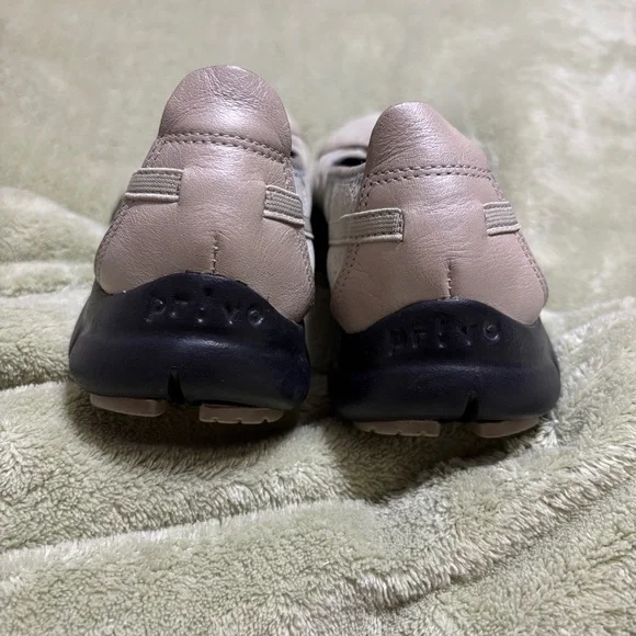 Clarks Privo Shoes Womens Size 10 Stone Leather Mary Jane Flats Perforated - Picture 2 of 6